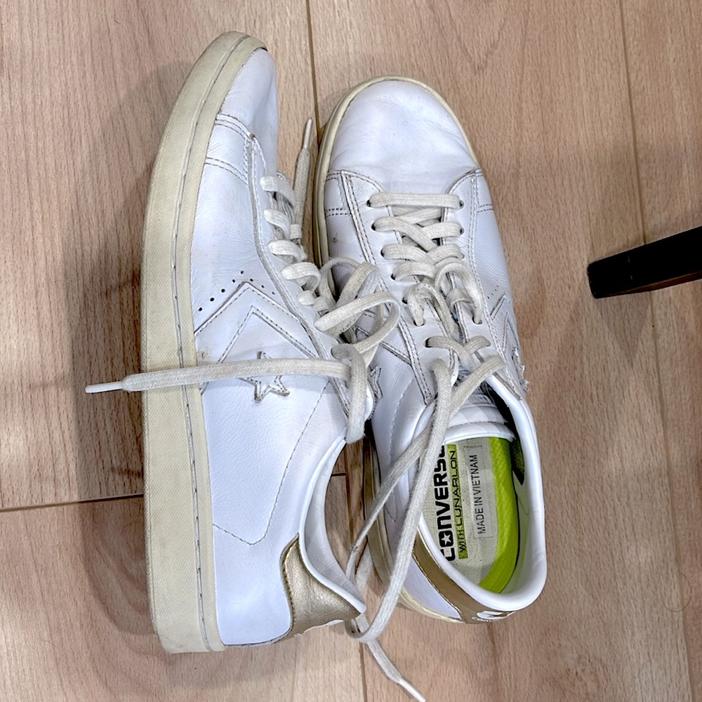 Converse women’s sneakers.